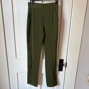 Chic‎ Olive Women's Pants
